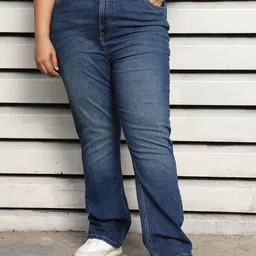 Freeform by High Star Women Stove Pipe High-Rise Light Fade Jeans-picture-21