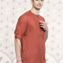 Ode by House of Pataudi Round Neck Roll Up Sleeves Silk Cotton Short Kurta-image-71