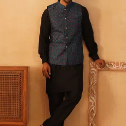 Jompers Men Regular Chikankari Kurta with Pyjamas image 1