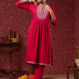 Ishin Ethnic Motifs Yoke Design Thread Work Kurta with Trousers-picture-48