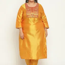 Sringam Plus Size Ethnic Motifs Yoke Design Regular Thread Work Kurta With Trousers-31