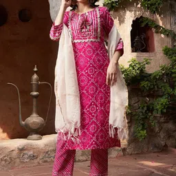 Sangria Fuchsia Printed Pure Cotton Kurta With Trouser & Dupatta-picture-3