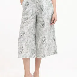 RAREISM Floral Printed Comfort Flared High-Rise Culottes Trousers-image-44