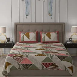 BED-SHEET.COM White & Green Geometric 250 TC Cotton King Bedsheet with 2 Pillow Covers-44