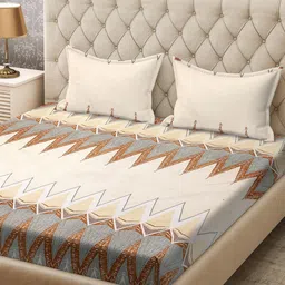 Arrabi Cream-Coloured & Grey Geometric 300 TC Super King Bedsheet with 2 Pillow Covers-21