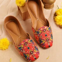NR By Nidhi Rathi Ethnic Embellished Mojaris Flats-picture-20