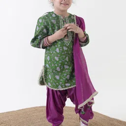 Tiber Taber Girls Floral Printed Regular Kurta with Salwar & With Dupatta-picture-9