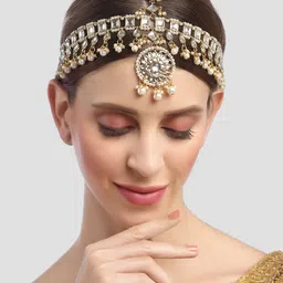 KARATCART Gold-Plated White Kundan-Studded & Pearl Beaded Mathapatti-15