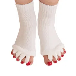 Queue Patterned Cotton Ankle-Length Toe Separator Socks image 1