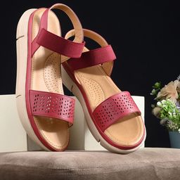 CLOG LONDON Textured Comfort Heels With Laser Cuts & Backstrap-43