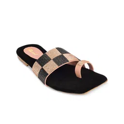 DESI COLOUR Embellished Ethnic One Toe Flats-image-41