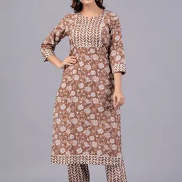 Bachuu Floral Printed Yoke Design Gotta Patti Straight Pure Cotton Kurta With Trousers-picture-19