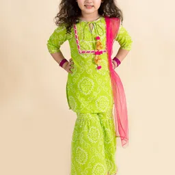 pspeaches Girls Green & Pink Bandhani Embroidered Pure Cotton Kurta With Sharara & Dupatta-picture-16
