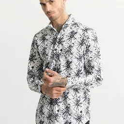Snitch Black & White Abstract Printed Classic Slim Fit Casual Shirt-image-41