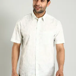 Indian Terrain Abstract Printed Classic Slim Fit Cotton Opaque Casual Shirt-image-53
