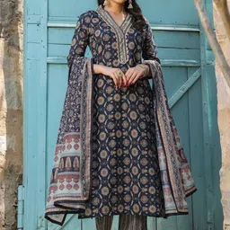 NAINVISH Women Floral Printed Regular Kurta with Trousers & With Dupatta-13