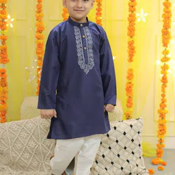 BownBee Boys Mandarin Collar Regular Thread Work Pure Cotton Straight Kurta With Pyjamas-32