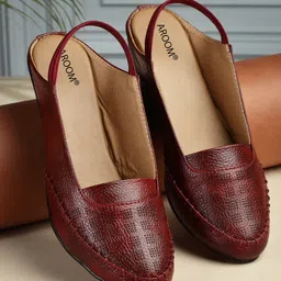 AROOM Textured Leather Mules With Backstrap-27