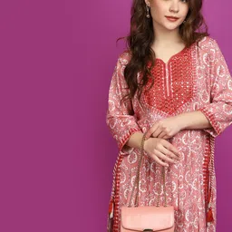 V-Mart Abstract Printed Round Neck Three-Quarter Sleeves Cotton Kurta-picture-27