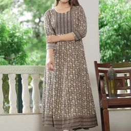 DARVIKAA COLLECTION Floral Yoke Design Flared Sleeves Thread Work Anarkali Kurta-picture-26