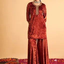 Shae by SASSAFRAS Floral Embroidered Neck Sequinned Detail Velvet A-Line Kurta-picture-50
