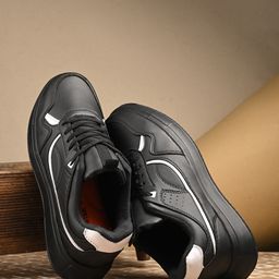 The Roadster Lifestyle Co. Men Black Lightweight Sneakers-image-82