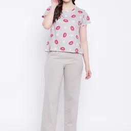 Clovia Women Printed Cotton Night suit-44