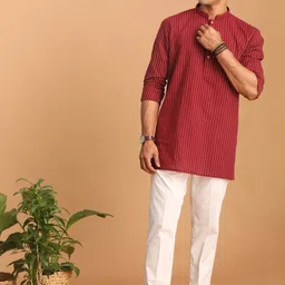 SHVAAS by VASTRAMAY Striped Mandarin Collar Pure Cotton Sustainable Kurta With Trousers-picture-39