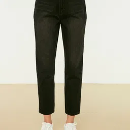 Trendyol Women Black Light Fade Mom Fit Pure Cotton Stretchable Jeans-image-43
