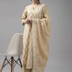 Haute and Humble Women Floral Printed Regular Pure Cotton Kurta with Palazzos & With Dupatta-14