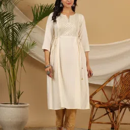 Juniper Women Off White Geometric Embroidered Kurta-picture-46