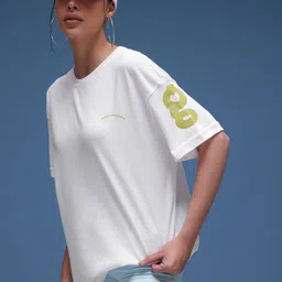 glitchez Brand Emblem Design Pure Cotton Regular Fit T-shirt-image-50