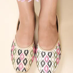 Anouk Women Ethnic Embellished Mojaris Flats-image-84
