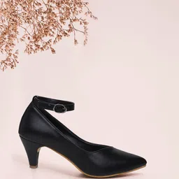 VALIOSAA Black Kitten Pumps with Ankle Loop-58