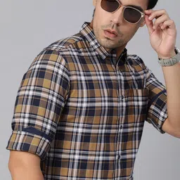 Roadster Men Brown & Navy Blue Checked Regular Fit Sustainable Casual Shirt-image-25