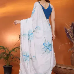 all about you Floral Printed Saree With Blouse Piece image 2