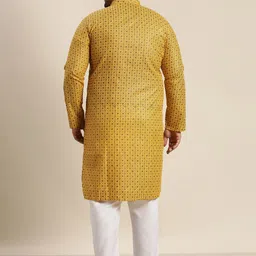 SOJANYA PLUS Men Plus Size Ethnic Motifs Printed Regular Kurta with Pyjamas image 5