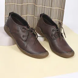 Buckaroo Men Otilio Textured Leather Derbys-image-40