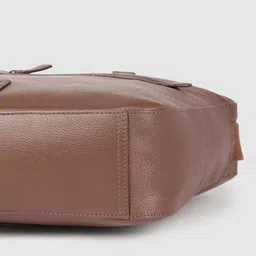 Hidesign Men Brown Solid Messenger Bag image 3
