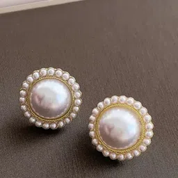 Peora Contemporary Studs Earrings-10