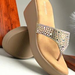 Clog London Women's Tan Thong Wedges-image-88