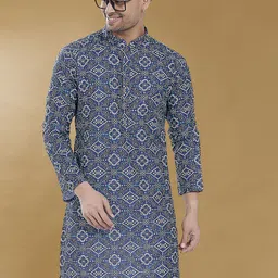 DIVISIVE Men Geometric Embroidered Kurta-image-96