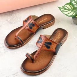 Pelle Albero Women's Tan Toe Ring Sandals-picture-10