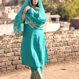 VredeVogel Women Floral Embroidered Regular Kurta with Trousers & With Dupatta-picture-6
