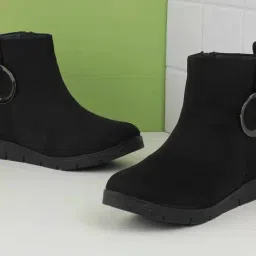 Mochi Women's Black Chelsea Boots-image-39