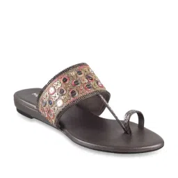 Mochi Women's Gun Metal Toe Ring Sandals-image-14