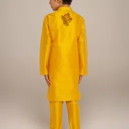 DEVOILER Boys Regular Dupion Silk Kurta with Churidar image 4