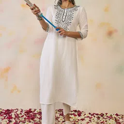 Indo Era Women Floral Embroidered Thread Work Floral Kurta-picture-27