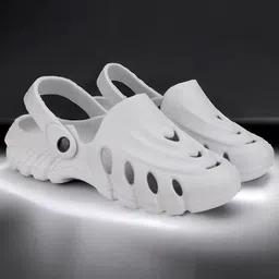 DRACKFOOT Men Self Design Clogs-picture-7