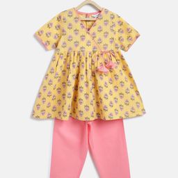 Campana 100% Cotton Half Sleeves Floral Printed Flared Kurta With Pants Set - Light Yellow & Light Pink-image-5